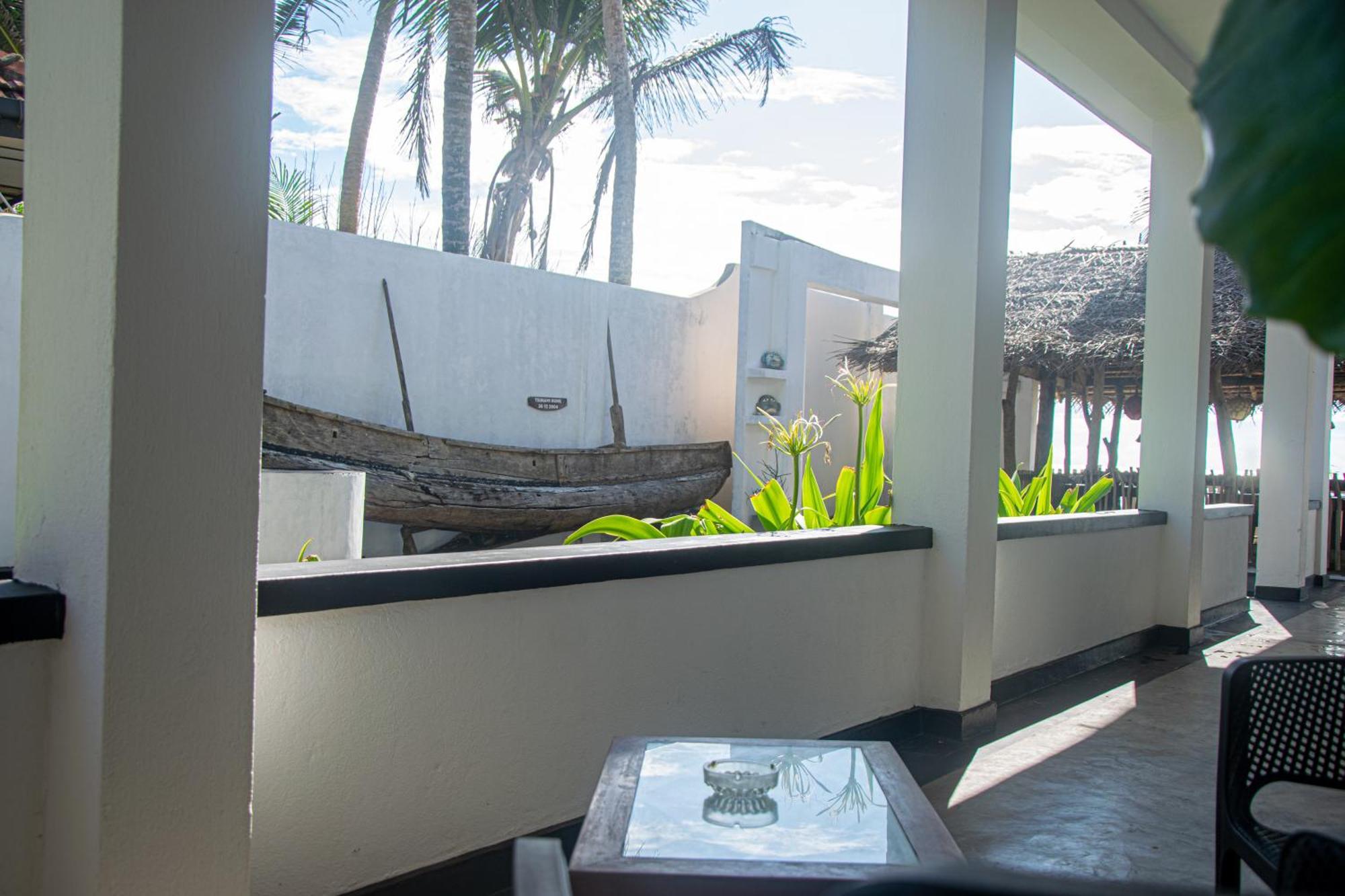 Sailors' Bay Bed and Breakfast Hikkaduwa Exteriör bild