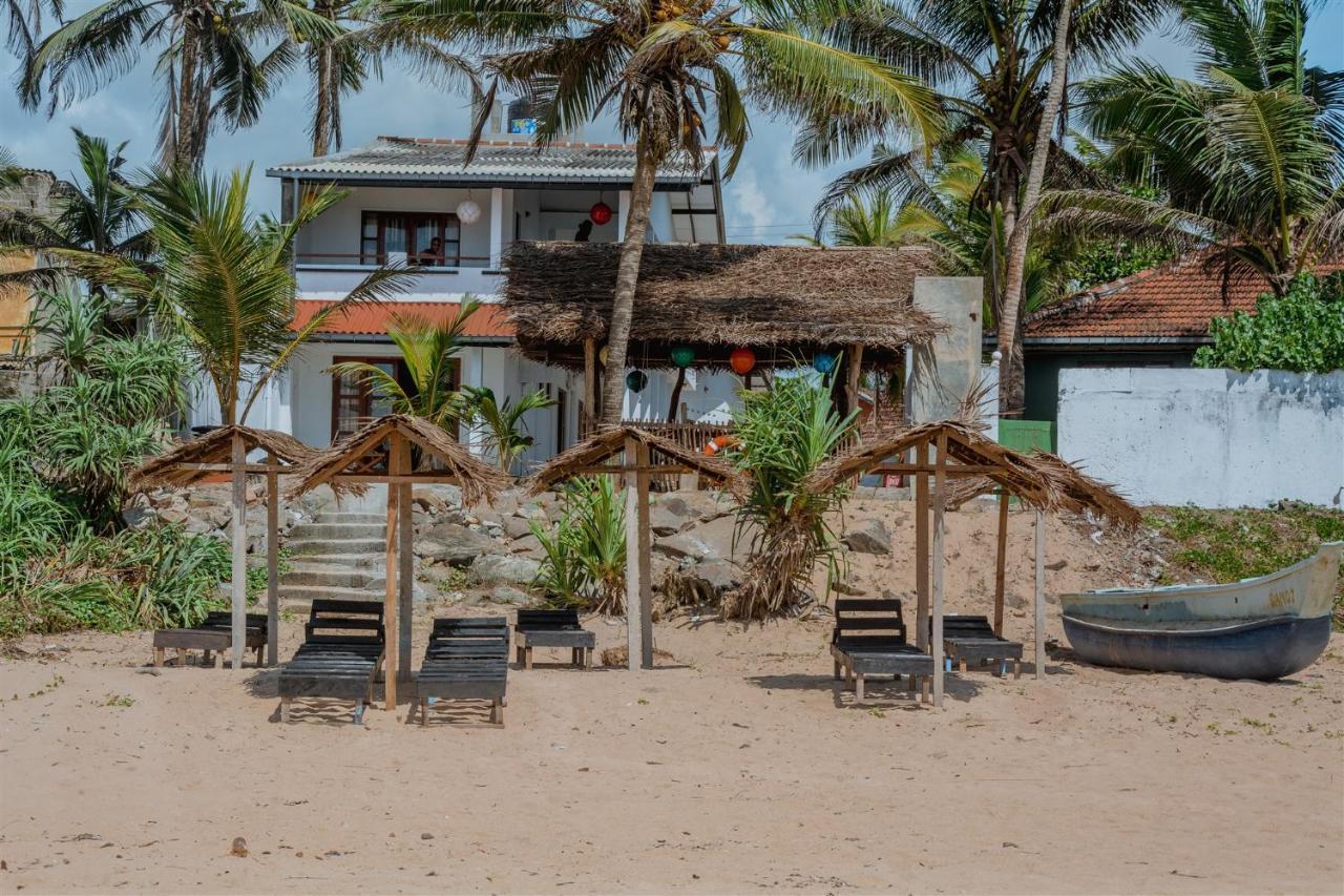 Sailors' Bay Bed and Breakfast Hikkaduwa Exteriör bild