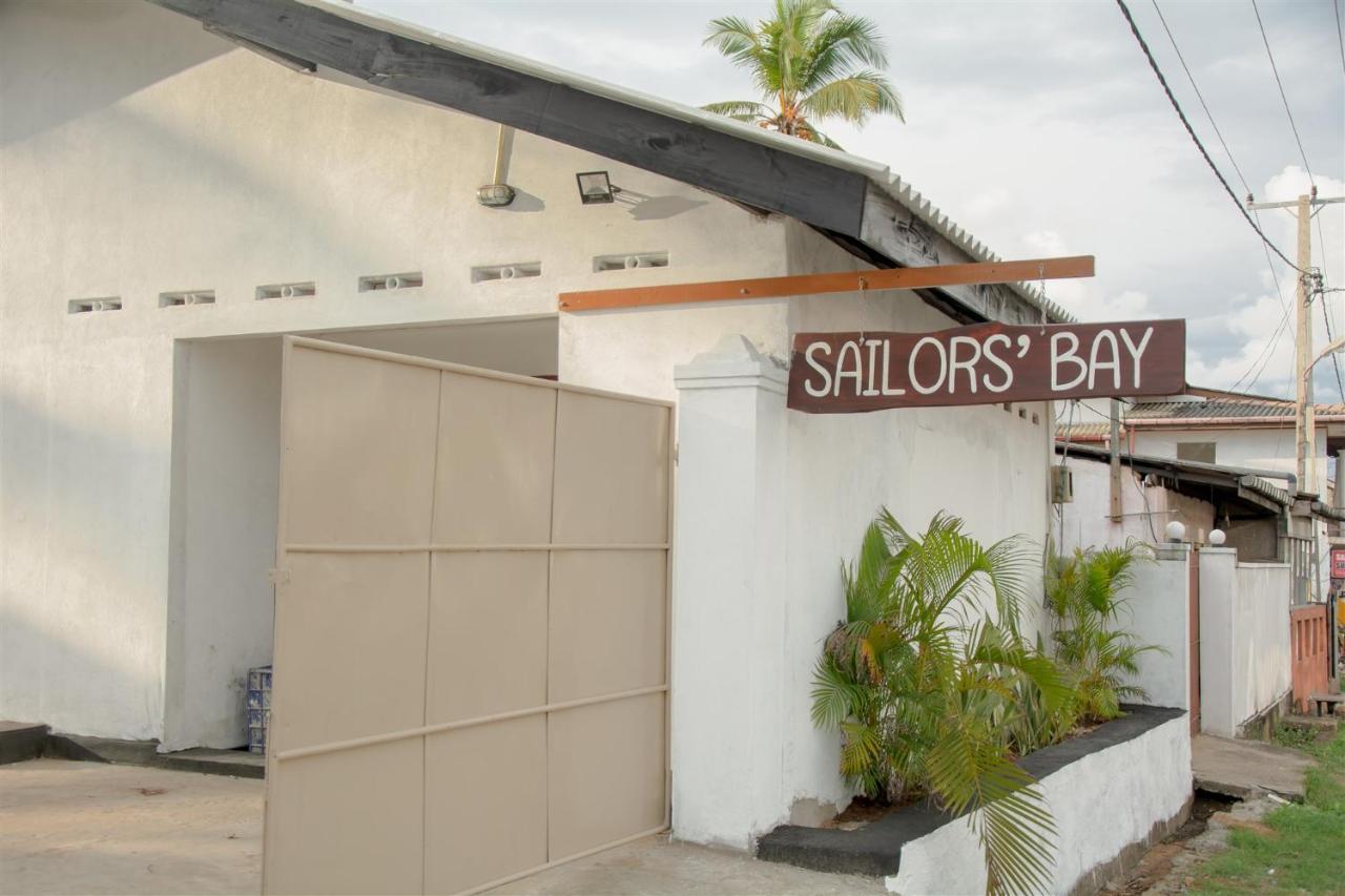 Sailors' Bay Bed and Breakfast Hikkaduwa Exteriör bild